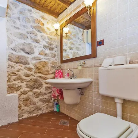 Podorah I Casa de Férias Oslje