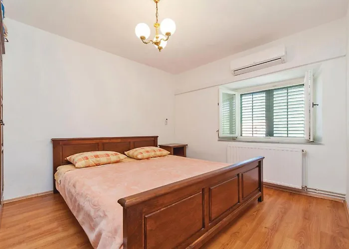 Podorah I Feriehus *