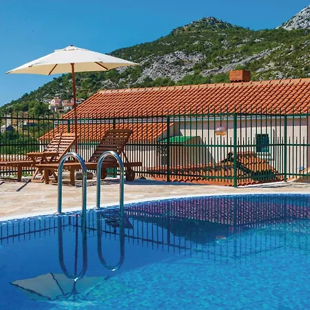 In With Outdoor Swimming Pool * Oslje