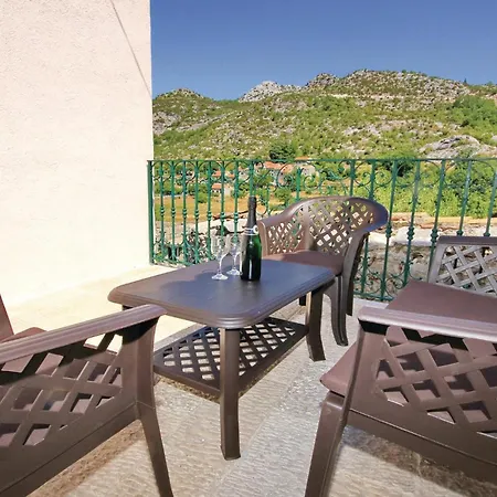 Holiday home In With Outdoor Swimming Pool