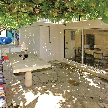 Holiday home In With Outdoor Swimming Pool Oslje