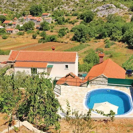 Holiday home In With Outdoor Swimming Pool