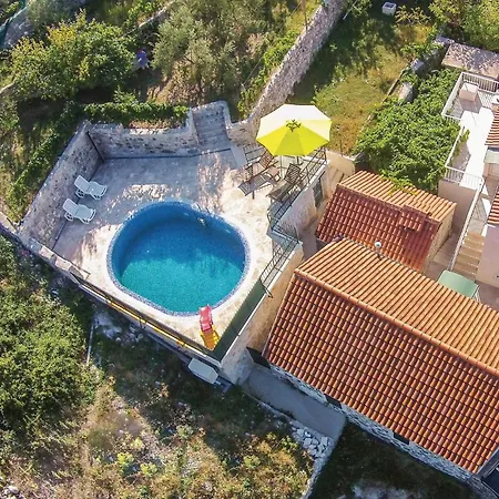 In With Outdoor Swimming Pool * Oslje