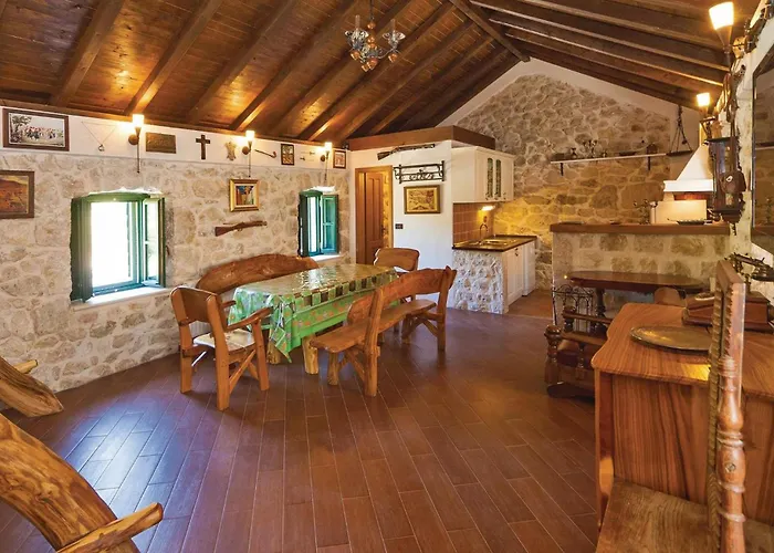 Podorah I Holiday home *