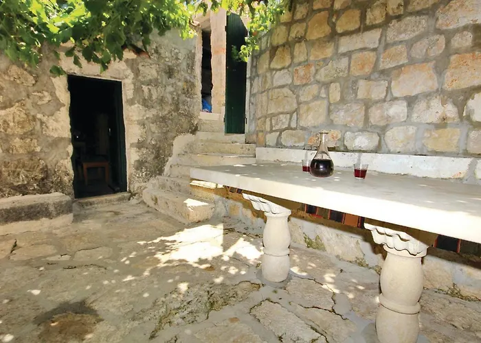 Podorah I Holiday home *